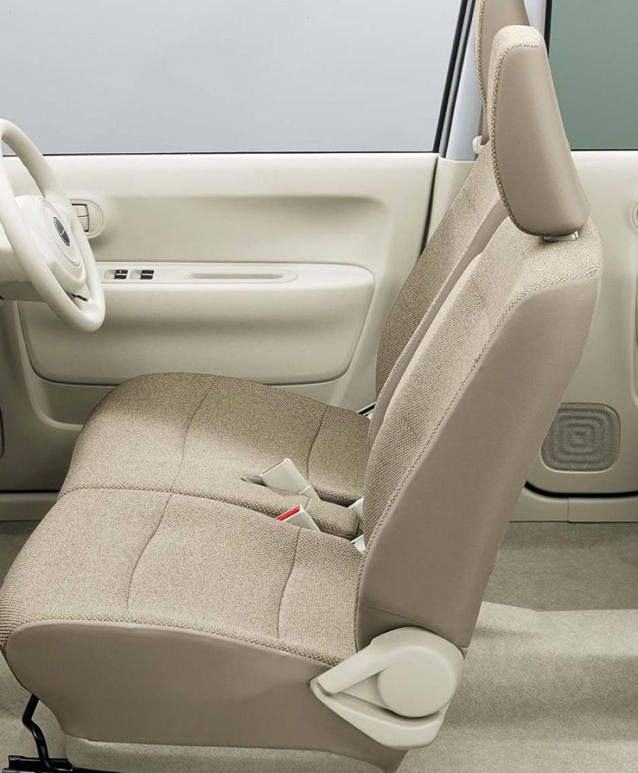  Suzuki Alto Lapin 2015 года  (фото 21 из 38)
